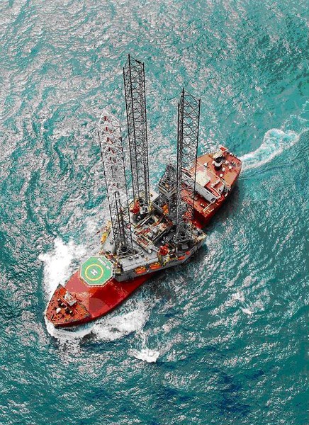 Ensco 107 rig arrives in New Zealand 